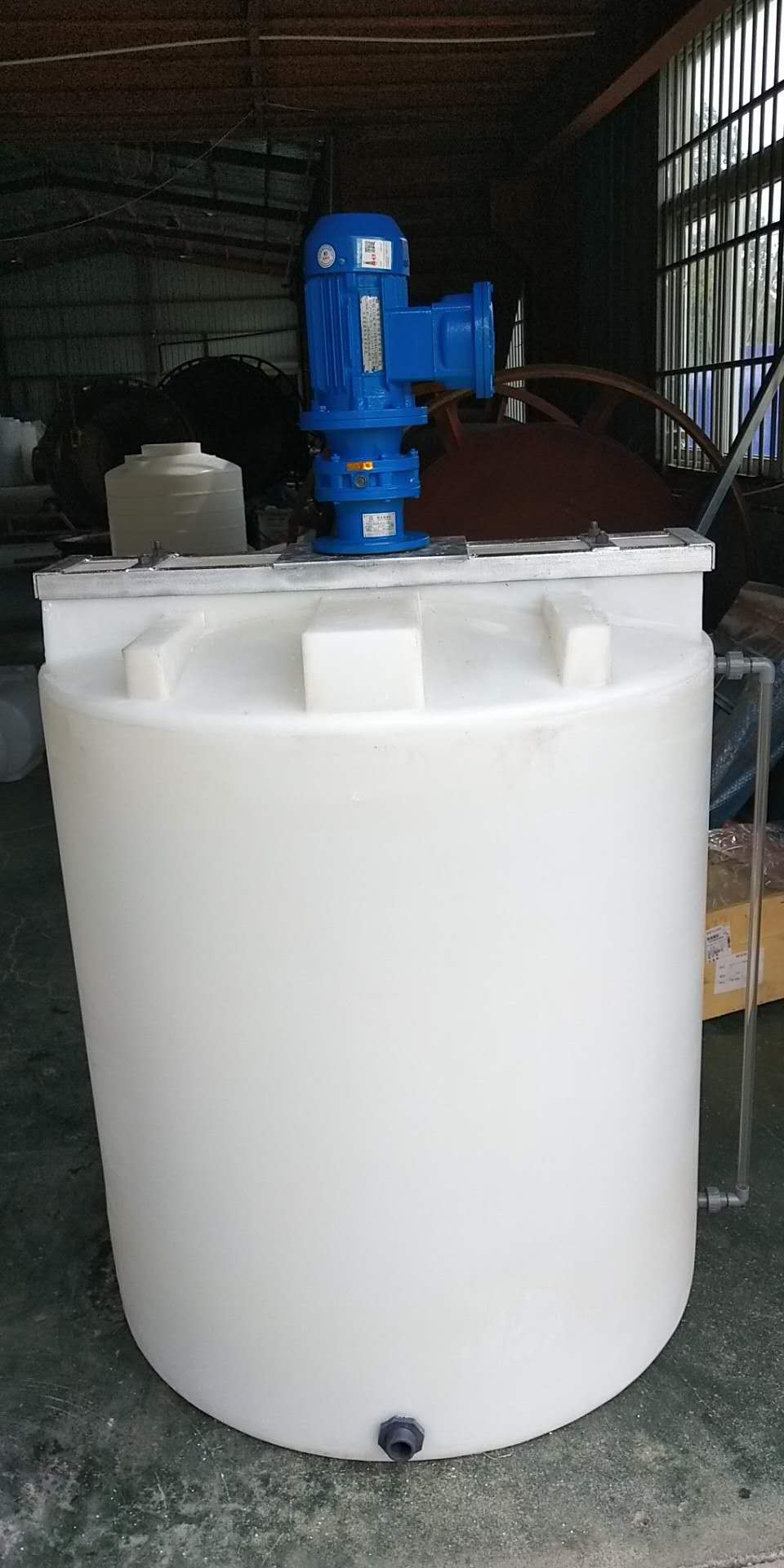 绿色300L加药箱 滚塑容器的工业智慧与环保之道